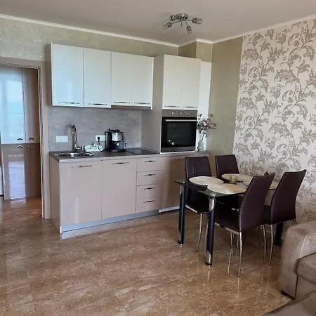 Infinity Sea View Deluxe アパート *